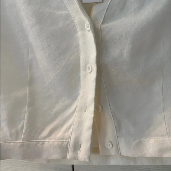 NWT-never worn-Alice + Olivia cropped Short sleeve Collared White Shirt - Picture 6 of 9
